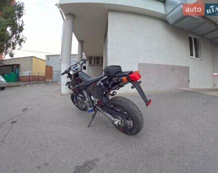 Черный Сузуки DR-Z 400SM, объемом двигателя 0.4 л и пробегом 4 тыс. км за 5300 $, фото 4 на Automoto.ua