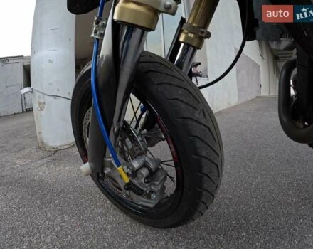 Черный Сузуки DR-Z 400SM, объемом двигателя 0.4 л и пробегом 4 тыс. км за 5300 $, фото 10 на Automoto.ua