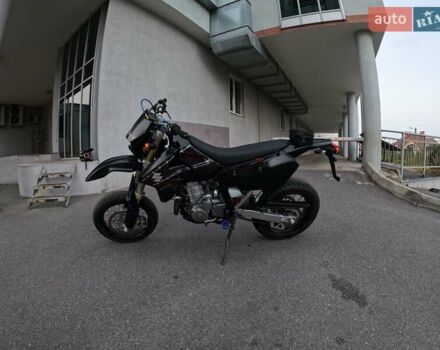Черный Сузуки DR-Z 400SM, объемом двигателя 0.4 л и пробегом 4 тыс. км за 5300 $, фото 5 на Automoto.ua