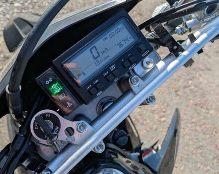 Черный Сузуки DR-Z 400SM, объемом двигателя 0.4 л и пробегом 7 тыс. км за 7499 $, фото 8 на Automoto.ua