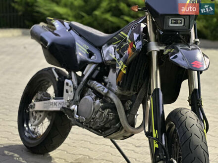 Чорний Сузукі DR-Z 400SM, об'ємом двигуна 0.4 л та пробігом 53 тис. км за 4650 $, фото 1 на Automoto.ua
