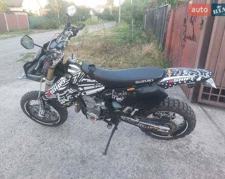 Сузуки DR-Z 400SM, объемом двигателя 0 л и пробегом 29 тыс. км за 6000 $, фото 8 на Automoto.ua