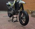 Желтый Сузуки DR-Z 400SM, объемом двигателя 0.4 л и пробегом 40 тыс. км за 4900 $, фото 3 на Automoto.ua