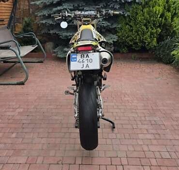 Желтый Сузуки DR-Z 400SM, объемом двигателя 0.4 л и пробегом 40 тыс. км за 4900 $, фото 6 на Automoto.ua