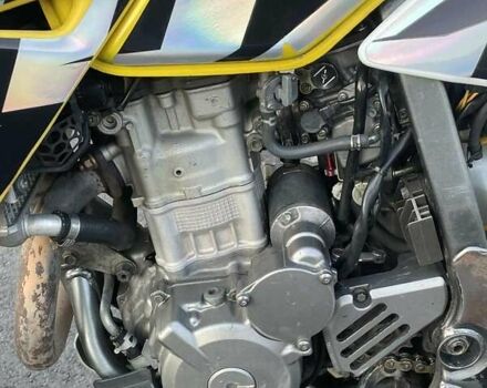 Желтый Сузуки DR-Z 400SM, объемом двигателя 0.4 л и пробегом 30 тыс. км за 4500 $, фото 1 на Automoto.ua