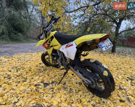 Желтый Сузуки DR-Z 400SM, объемом двигателя 0.4 л и пробегом 34 тыс. км за 5200 $, фото 1 на Automoto.ua