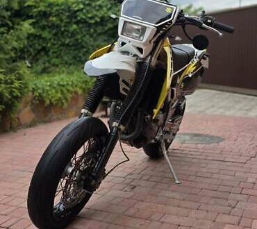 Сузуки DR-Z 400SM 2005 в Гайвороне на Automoto.ua Желтый Сузуки DR-Z 400SM, объемом двигателя 0.4 л и пробегом 40 тыс. км за 4900 $, фото 1 на Automoto.ua