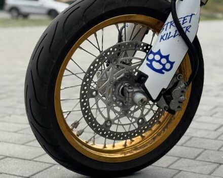 Серый Сузуки DR-Z 400SM, объемом двигателя 0.4 л и пробегом 6 тыс. км за 5500 $, фото 1 на Automoto.ua