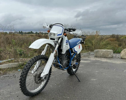 Белый Сузуки DR 250, объемом двигателя 0.25 л и пробегом 45 тыс. км за 2500 $, фото 2 на Automoto.ua