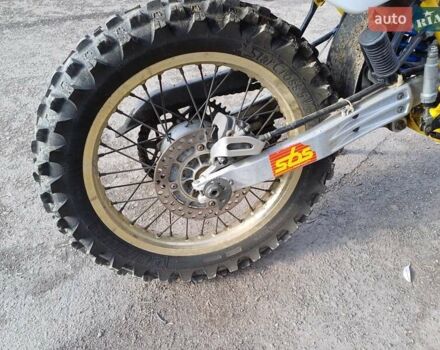 Желтый Сузуки DR 250, объемом двигателя 0.25 л и пробегом 43 тыс. км за 2000 $, фото 4 на Automoto.ua