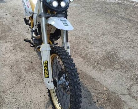 Желтый Сузуки DR 250, объемом двигателя 0.25 л и пробегом 43 тыс. км за 2000 $, фото 6 на Automoto.ua