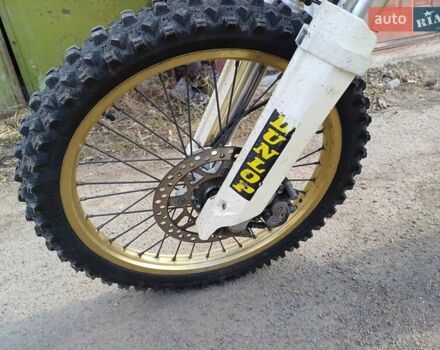 Желтый Сузуки DR 250, объемом двигателя 0.25 л и пробегом 43 тыс. км за 2000 $, фото 2 на Automoto.ua