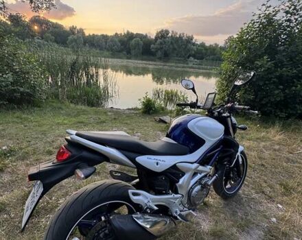 Белый Сузуки Gladius 400, объемом двигателя 0 л и пробегом 37 тыс. км за 3900 $, фото 1 на Automoto.ua