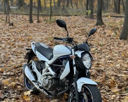 Белый Сузуки Gladius 400, объемом двигателя 0 л и пробегом 37 тыс. км за 3900 $, фото 5 на Automoto.ua