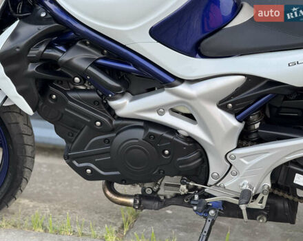 Белый Сузуки Gladius 400, объемом двигателя 0.4 л и пробегом 17 тыс. км за 4000 $, фото 7 на Automoto.ua