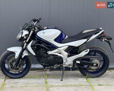 Белый Сузуки Gladius 400, объемом двигателя 0.4 л и пробегом 17 тыс. км за 4000 $, фото 3 на Automoto.ua