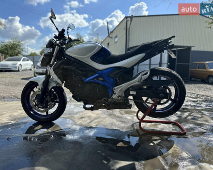 Сузуки Gladius 400, объемом двигателя 0.4 л и пробегом 43 тыс. км за 3700 $, фото 4 на Automoto.ua