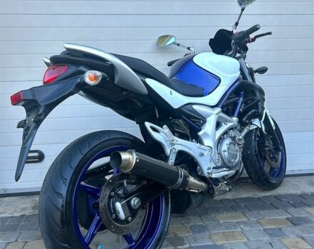 Сузукі Gladius 400, об'ємом двигуна 0.4 л та пробігом 0 тис. км за 4200 $, фото 2 на Automoto.ua