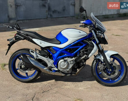 Сузуки Gladius 400, объемом двигателя 0 л и пробегом 21 тыс. км за 4200 $, фото 1 на Automoto.ua