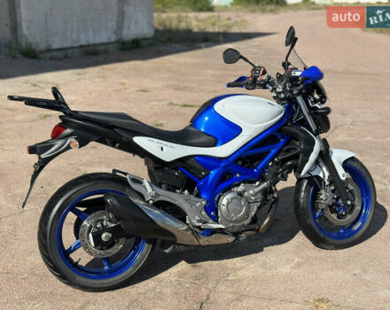 Сузуки Gladius 400, объемом двигателя 0 л и пробегом 21 тыс. км за 4200 $, фото 2 на Automoto.ua