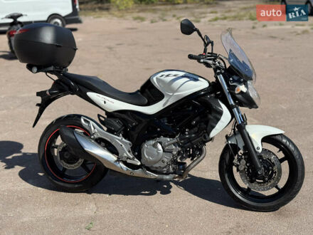 Сузукі Gladius 400 2012 у Сновськ (Щорс) на Automoto.ua Сузукі Gladius 400, об'ємом двигуна 0 л та пробігом 22 тис. км за 3800 $, фото 1 на Automoto.ua
