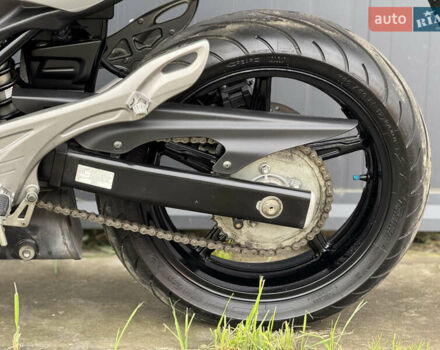 Серый Сузуки Gladius 400, объемом двигателя 0.4 л и пробегом 16 тыс. км за 4000 $, фото 8 на Automoto.ua