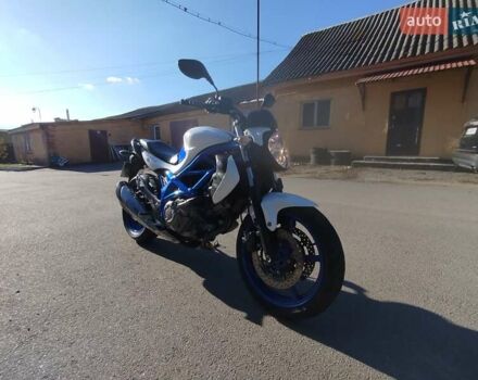 Синий Сузуки Gladius 400, объемом двигателя 0.4 л и пробегом 17 тыс. км за 4300 $, фото 1 на Automoto.ua