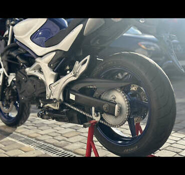 Синий Сузуки Gladius 400, объемом двигателя 0.4 л и пробегом 16 тыс. км за 3800 $, фото 3 на Automoto.ua