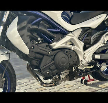 Синий Сузуки Gladius 400, объемом двигателя 0.4 л и пробегом 16 тыс. км за 3800 $, фото 7 на Automoto.ua