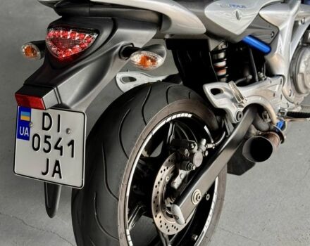 Сузуки Gladius 650, объемом двигателя 0.65 л и пробегом 0 тыс. км за 4400 $, фото 7 на Automoto.ua