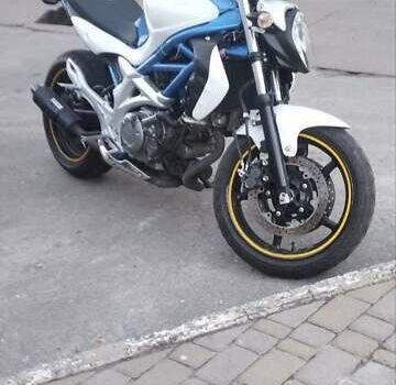 Сузукі Gladius 650, об'ємом двигуна 0.65 л та пробігом 30 тис. км за 2700 $, фото 1 на Automoto.ua