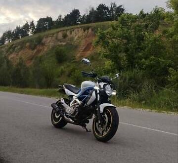 Сузукі Gladius 650 2009 у Нежине на Automoto.ua Сузукі Gladius 650, об'ємом двигуна 0.65 л та пробігом 30 тис. км за 2700 $, фото 1 на Automoto.ua