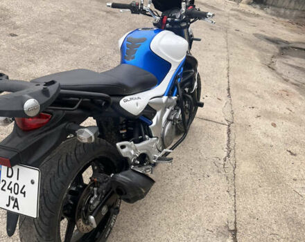 Синий Сузуки Gladius 650, объемом двигателя 0.65 л и пробегом 40 тыс. км за 5000 $, фото 3 на Automoto.ua