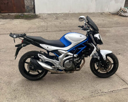 Синий Сузуки Gladius 650, объемом двигателя 0.65 л и пробегом 40 тыс. км за 5000 $, фото 1 на Automoto.ua