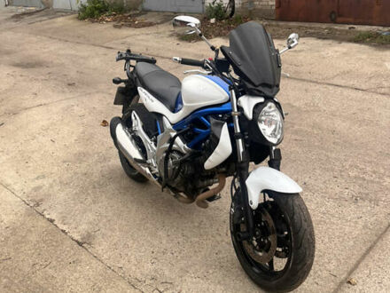 Синий Сузуки Gladius 650, объемом двигателя 0.65 л и пробегом 40 тыс. км за 5000 $, фото 1 на Automoto.ua