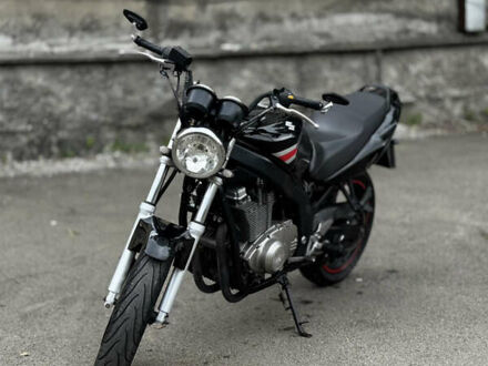 Сузуки GS 500 2005 в Киеве на Automoto.ua Черный Сузуки GS 500, объемом двигателя 0.5 л и пробегом 38 тыс. км за 2500 $, фото 1 на Automoto.ua