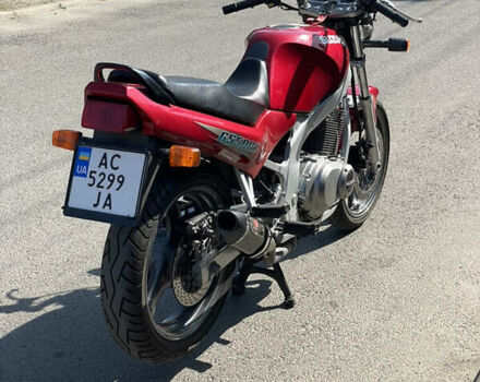 Сузуки GS 500E 1996 в Луцке на Automoto.ua Красный Сузуки GS 500E, объемом двигателя 0 л и пробегом 40 тыс. км за 2650 $, фото 5 на Automoto.ua