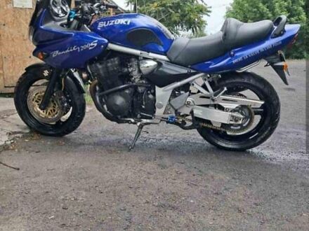 Сузукі GSF 1200S Bandit 2000 у Першотравенске на Automoto.ua Сірий Сузукі GSF 1200S Bandit, об'ємом двигуна 1.2 л та пробігом 11 тис. км за 4300 $, фото 1 на Automoto.ua