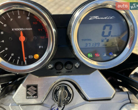 Красный Сузуки GSF 1250, объемом двигателя 1.25 л и пробегом 37 тыс. км за 5600 $, фото 12 на Automoto.ua