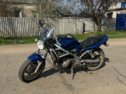 Сузуки GSF 400 Bandit 1991 в Мерефа на Automoto.ua Синий Сузуки GSF 400 Bandit, объемом двигателя 0.4 л и пробегом 37 тыс. км за 2750 $, фото 1 на Automoto.ua