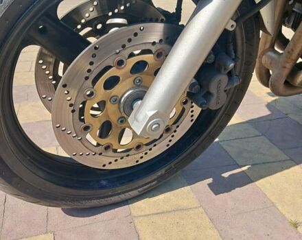 Серый Сузуки GSF 600 Bandit S, объемом двигателя 0.6 л и пробегом 35 тыс. км за 4000 $, фото 3 на Automoto.ua