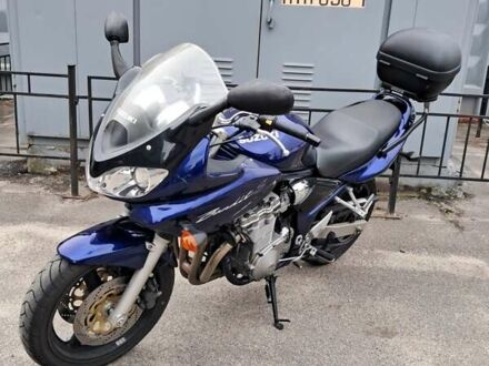 Сузуки GSF 600 Bandit S 2003 в Киеве на Automoto.ua Синий Сузуки GSF 600 Bandit S, объемом двигателя 0.6 л и пробегом 32 тыс. км за 4500 $, фото 1 на Automoto.ua