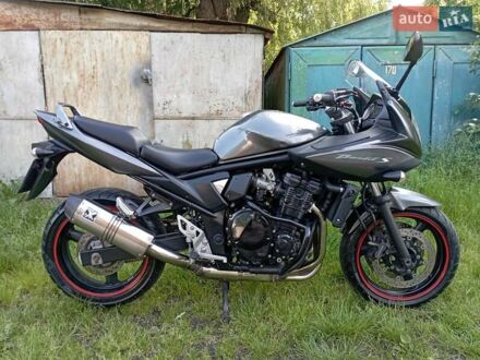 Сузукі GSF 650 Bandit 2010 у Львові на Automoto.ua Сірий Сузукі GSF 650 Bandit, об'ємом двигуна 0.65 л та пробігом 66 тис. км за 4599 $, фото 1 на Automoto.ua