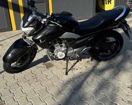 Чорний Сузукі GSR 250, об'ємом двигуна 0.25 л та пробігом 33 тис. км за 1750 $, фото 1 на Automoto.ua