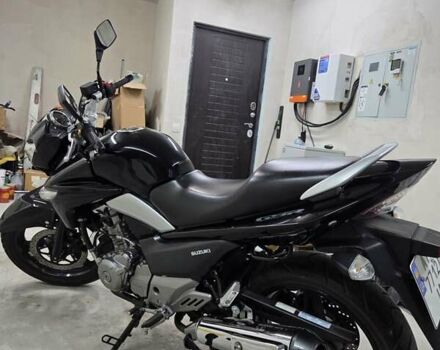 Чорний Сузукі GSR 250, об'ємом двигуна 0.25 л та пробігом 2 тис. км за 3000 $, фото 3 на Automoto.ua