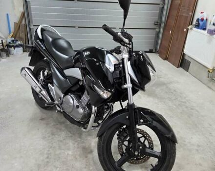 Чорний Сузукі GSR 250, об'ємом двигуна 0.25 л та пробігом 2 тис. км за 3000 $, фото 2 на Automoto.ua