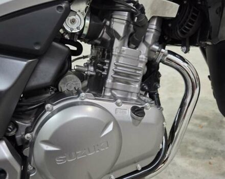 Чорний Сузукі GSR 250, об'ємом двигуна 0.25 л та пробігом 2 тис. км за 3000 $, фото 8 на Automoto.ua