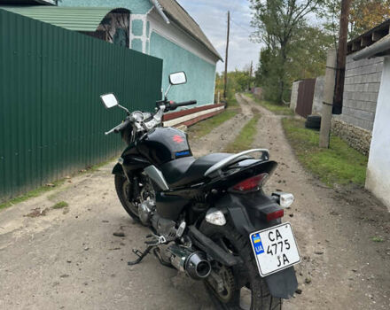 Черный Сузуки GSR 250, объемом двигателя 0.25 л и пробегом 18 тыс. км за 2700 $, фото 4 на Automoto.ua