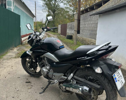 Черный Сузуки GSR 250, объемом двигателя 0.25 л и пробегом 18 тыс. км за 2700 $, фото 5 на Automoto.ua