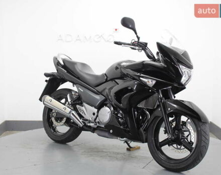 Черный Сузуки GSR 250, объемом двигателя 0.25 л и пробегом 29 тыс. км за 2800 $, фото 3 на Automoto.ua